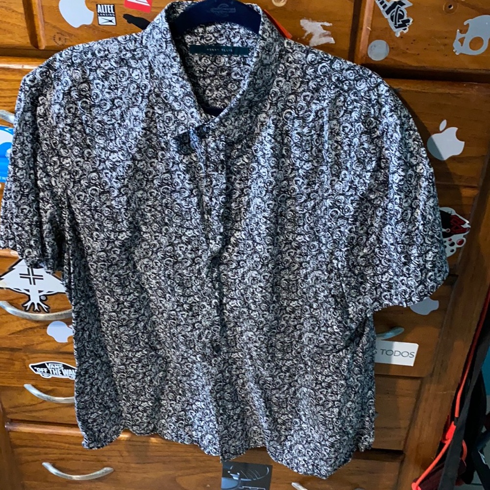 UEC Perry Ellis Size xl